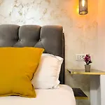 Metropolis Elegance Apartament *