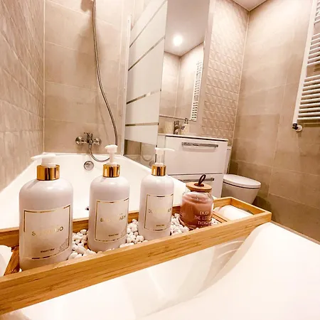 Metropolis Elegance Apartment *